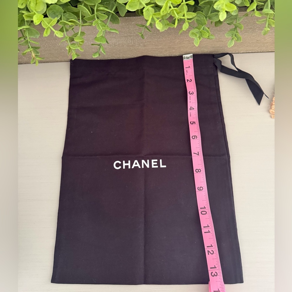 CHANEL Dust Bag - Picture 5 of 6